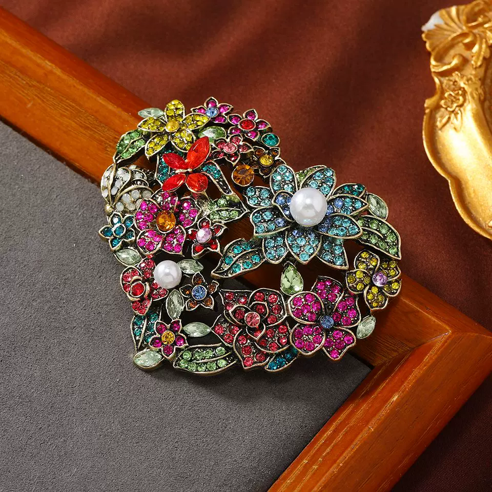 Broche Diseño de Corazón de Flores