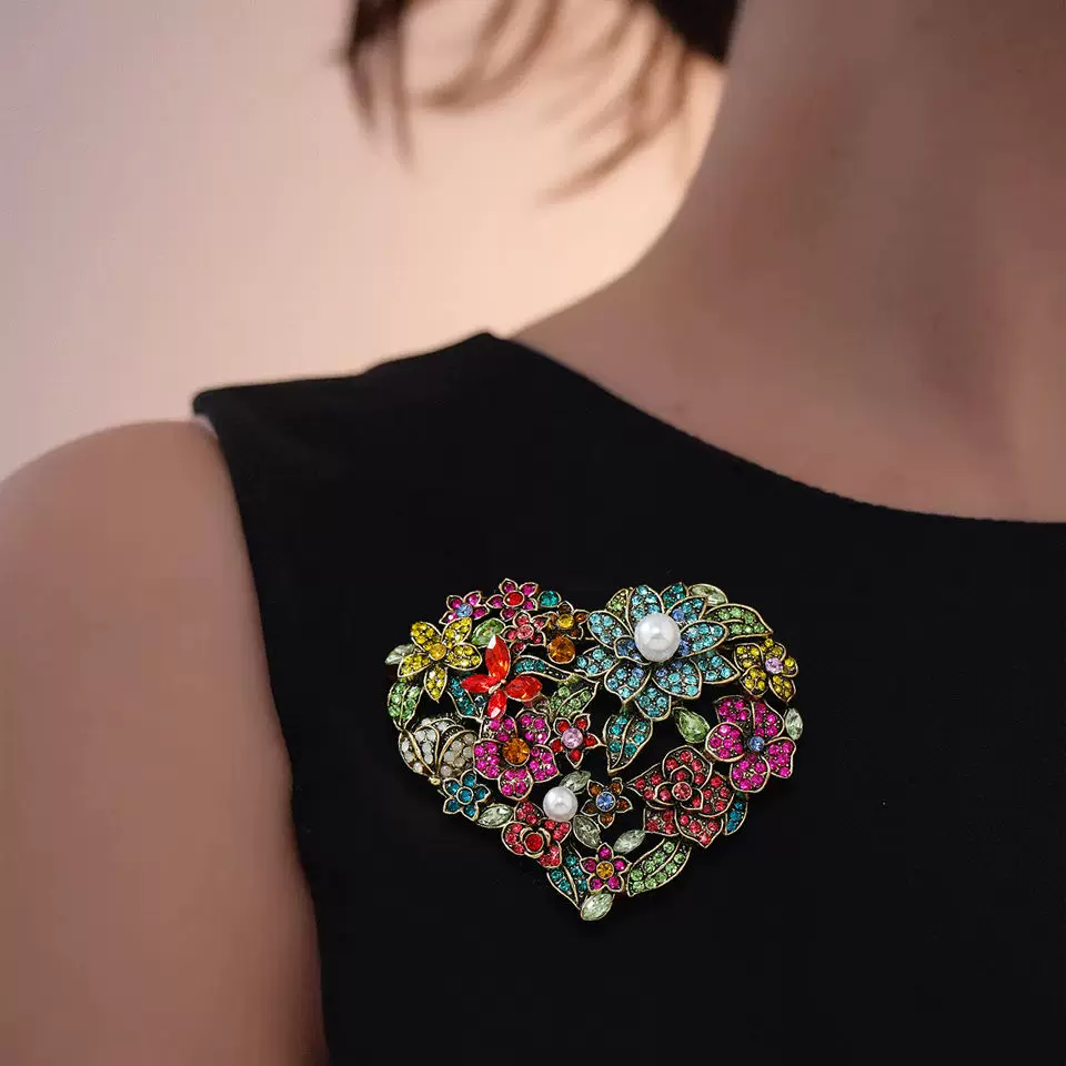 Broche Diseño de Corazón de Flores