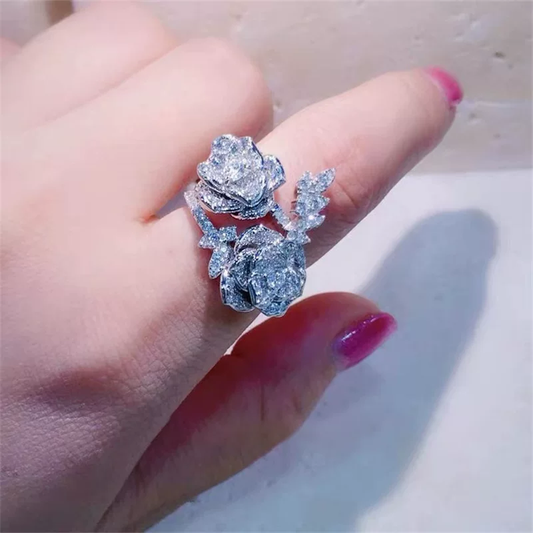 Anillo Elegantes de Rosas con Zircones Incrustados